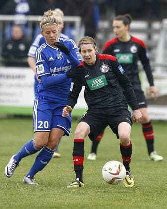 SC Sand - 1. FFC Turbine Potsdam Jana VOJTEKOVA, SC Sand - Jolanta SIWINSKA, FFC Turbine Potsdam, Aktion hoch, Fußball, Frauen, Allianz-Frauen-Bundesliga Saison 2015 2016