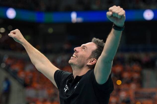 28.02.2016, SAP Arena, Mannheim Volleyball, DVV-Pokal Finale, Allianz MTV Stuttgart vs. Dresdner SC Guillermo Hernandez (Trainer Coach Stuttgart)