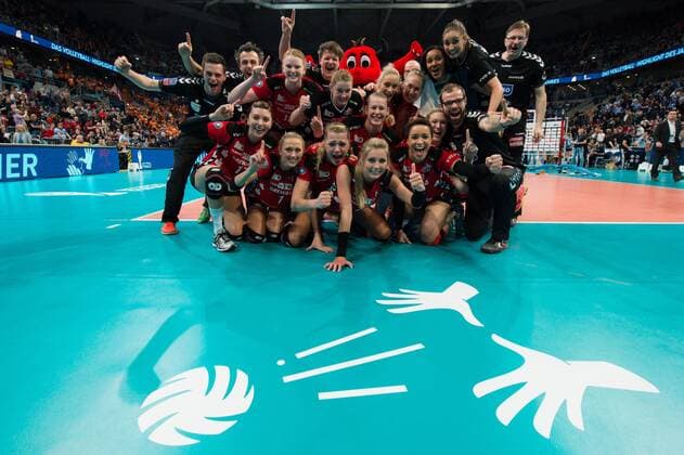 28.02.2016, SAP Arena, Mannheim Volleyball, DVV-Pokal Finale, Allianz MTV Stuttgart vs. Dresdner SC Jubel Dresden nach Sieg Pokalsieger 2016