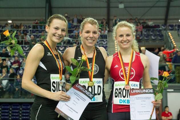 63. Deutsche Hallenmeisterschaften; Leipzig, 28.02.2016 Friederike Moehlenkamp (LT DSHS Koeln), Lara Hoffmann (LT DSHS Koeln) und Frederike Hogrebe (TSV Bayer 04 Leverkusen) (v.l.), 63. Deutsche Hallenmeisterschaften am 28.02.2016 in der Arena Leipzig, Leipzig (Deutschland). xdfx