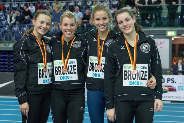 63. Deutsche Hallenmeisterschaften; Leipzig, 28.02.2016 Friederike Moehlenkamp (LT DSHS Koeln), Lara Hoffmann (LT DSHS Koeln), Christeine Salterberg (LT DSHS Koeln) und Lena Naumann (LT DSHS Koeln) (v.l.), 63. Deutsche Hallenmeisterschaften am 28.02.2016 in der Arena Leipzig, Leipzig (Deutschland). xdfx