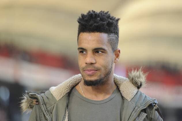 Daniel DIDAVI (VFB Stuttgart),in zivil,privat,Einzelbild,angeschnittenes Einzelmotiv,Portraet,Portrait,Porträt. Fussball 1. Bundesliga, 23. Spieltag, VFB Stuttgart-Hannover 96 1-2. am 27.02.2016 in Stuttgart Deutschland,MERCEDES BENZ ARENA.