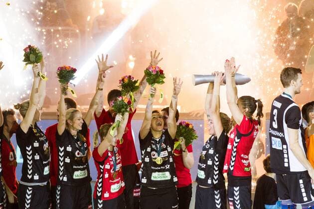 Mannheim Jubel Dresden; Volleyball DVV-Pokalfinale 2016, SAP-Arena, Mannheim Deutschland, 20160228; Finale Herren: TV Ingersoll Buehl vs Berlin Recycling Volleys Copyright: Wuechner Eibner-Pressefoto EP_NWR