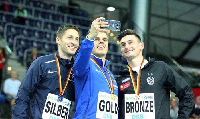 Leichtathletik, Siegerehrungen - Deutsche Hallenmeisterschaft in Leipzig Leipzig, Leichtathletik, athletics, Track and Field, Deutsche Hallenmeisterschaften Leipzig 2016, 27-28.02.2016, LeipzigArena, Leipzig,Selfie, Siegerehrung 60m Männer Christian Blum, Julian Reus, Robert Hering