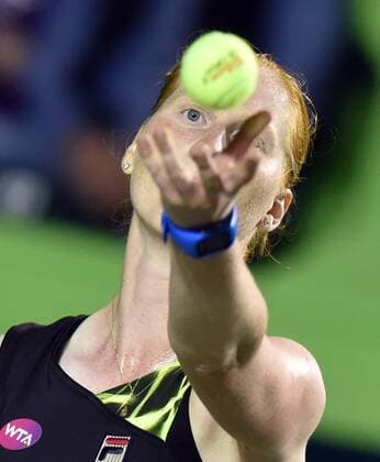 Belgian Alison Van Uytvanck serves the ball to US Irina Falconi during a match in the first day of the Monterrey Open in Mexico, on 29 February 2016. Monterrey Open !ACHTUNG: NUR REDAKTIONELLE NUTZUNG!  MEX01 20160301-635924076383921859