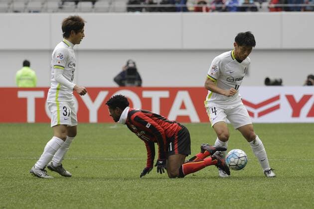 March 1, 2016 - Seoul, South Korea - Carlos Adriano of FC Seoul and Mizumoto Hiroki of Sanfrecce Hiroshima action during an ACL FC Seoul v Sanfrecce Hiroshima match at Seoul World Cup Stadium in South Korea. Match won the FC Seoul, Score 4-1. ACL-FC Seoul v Sanfrecce Hiroshima-Seoul - ZUMAs168