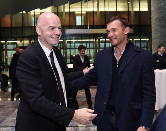 Fussball International 29.02.2016 Fussball International FIFA Praesident Gianni Infantino (Schweiz) erster Tag im Home of Fifa Freundschaftsspiel FIFA Mitarbeiter und Ex Fussballer FIFA Praesident Gianni Infantino (li, Schweiz) mit Andriy Shevchenko (Ukraine) 