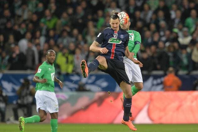 Fußball, Coupe de France, AS St. Etienne - Paris St. Germain Loic Perrin (saint etienne) vs Zlatan Ibrahimovic (psg) - Fussball Frankreich, Coupe de France, AS Saint Etienne vs. Paris Saint Germain PSG - 02 03 2016 FredericChambert Panoramic 