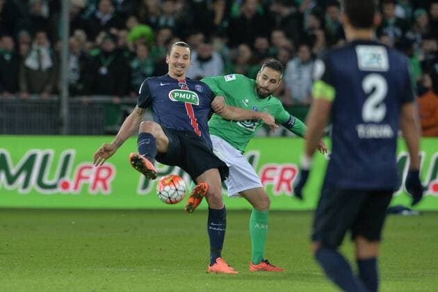Fußball, Coupe de France, AS St. Etienne - Paris St. Germain Loic Perrin (saint etienne) vs Zlatan Ibrahimovic (psg) - Fussball Frankreich, Coupe de France, AS Saint Etienne vs. Paris Saint Germain PSG - 02 03 2016 FredericChambert Panoramic 