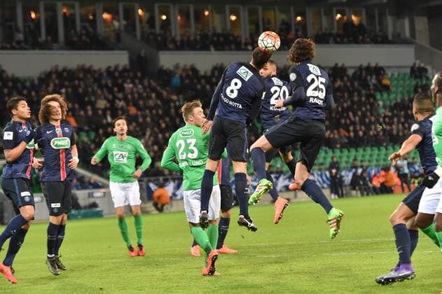 Fußball, Coupe de France, AS St. Etienne - Paris St. Germain Alexander Soderlund (saint etienne) vs Thiago Motta, Adrien Rabiot (psg) - Fussball Frankreich, Coupe de France, AS Saint Etienne vs. Paris Saint Germain PSG - 02 03 2016 FredericChambert Panoramic 