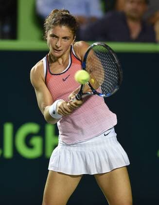 Italy Sara Errani returns a ball to Slovakia Magdalena Ribarikova during a match of the Monterrey Open in Monterrey, Mexico, 02 March 2016. Monterrey Open !ACHTUNG: NUR REDAKTIONELLE NUTZUNG!  MEX102 20160303-635925747656818718