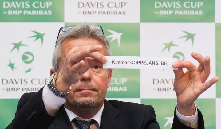 Referee Norbert Peick draws Belgian Kimmer Coppejans name during the draw of the playing schedule for the Davis Cup first round World Group meeting between Belgium and Croatia, Thursday 03 March 2016, in Angleur, Liege. The first round will be played from 04 to 06 March 2016, Liege. BENOITxDOPPAGNE  x04803676x