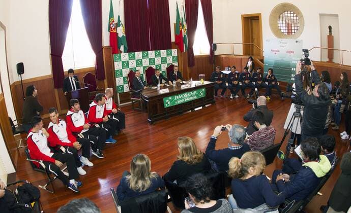 Tennis, Davis Cup, Portugal - Österreich Pressetermin TENNIS - ITF, Davis Cup, POR vs AUT GUIMARAES,PORTUGAL,03.MAR.16 - TENNIS - ITF, Davis Cup, Portugal vs Austria, draw. Image shows the teams and officials. GEPAxpictures xMatthiasxHauer