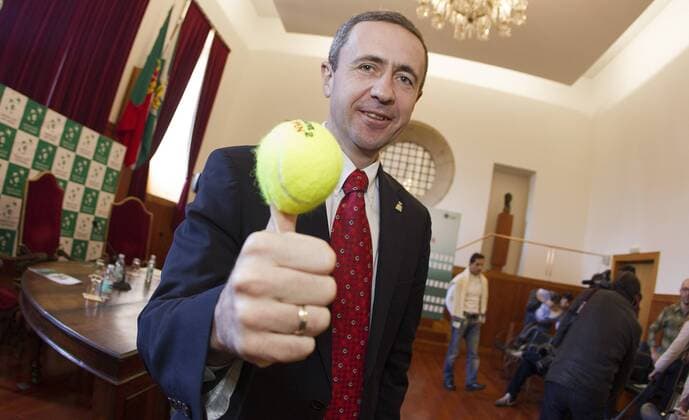 Tennis, Davis Cup, Portugal - Österreich Pressetermin TENNIS - ITF, Davis Cup, POR vs AUT GUIMARAES,PORTUGAL,03.MAR.16 - TENNIS - ITF, Davis Cup, Portugal vs Austria, draw. Image shows referee Valery Lutkov. GEPAxpictures xMatthiasxHauer
