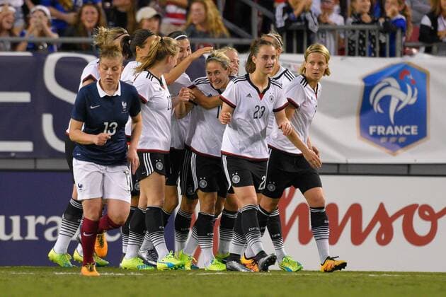 Fußball, Damen, Länderspiel, Deutschland - Frankreich March 3, 2016 - Tampa, Florida, USA - Germany celebrates their goal by defender Leonie Maier (4) against France during the She Believes Cup at Raymond James Stadium on March 3, 2016 in Tampa, Florida. Germany won the game 1-0. Germany vs France - ZUMAm63_