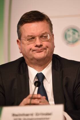 Bilder des Tages - Sport 04.03.2016, xfux, Fussball DFB Pressekonferenz Freshfields Report, emspor, v.l. Reinhard Grindel (Schatzmeister Deutscher Fussball-Bund)
