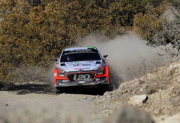 New Zealand Hayden Paddon drives his Hyundai N i20 WRC Motorsport Rallye WM during the first day of competition of the 13th Rally World Championship WM Weltmeisterschaft in Leon, Mexico, 04 March 2016. The event will run until next 06 March. 13TH RALLY WORLD CHAMPIONSHIP IN MEXICO !ACHTUNG: NUR REDAKTIONELLE NUTZUNG!  MX05 20160305-635927466646809817