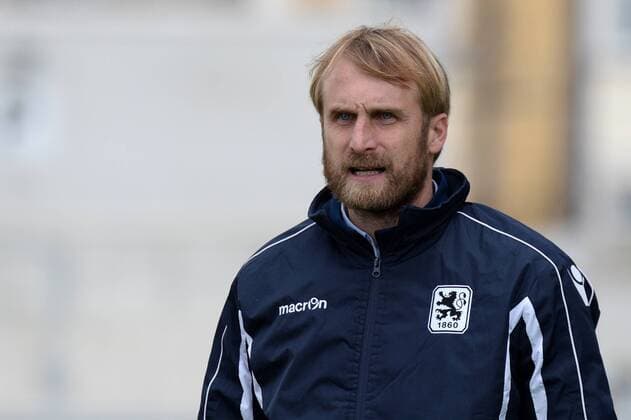 v.li.: Trainer Daniel Bierofka (TSV 1860 München II) Einzelbild, Aktion, Action Porträt, Portrait, Fussball, Regionalliga Bayern, TSV 1860 München II - 1. FC Nürnberg II, xslx