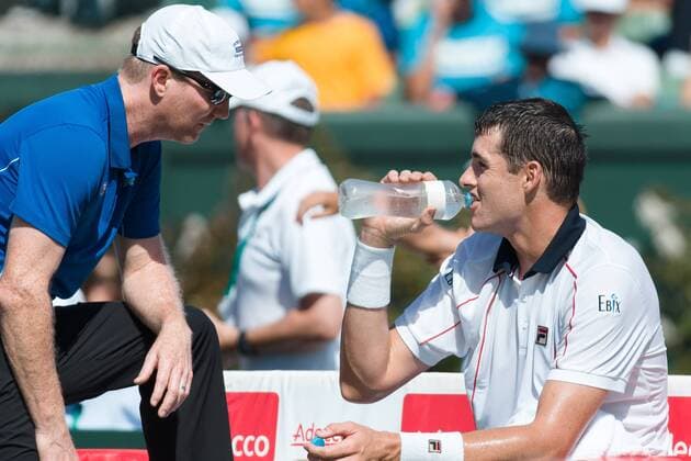 March 6, 2016: Jim Courier captain of the USA team coaches John Isner in the first reverse single match against Bernard Tomic of Australia during of the BNP Paribas Davis Cup World Group first round tie between Australia and USA at Kooyong tennis club in Melbourne, Australia. Tennis 2016: Davis Cup AUS v USA Day 3 - ZUMAc04_