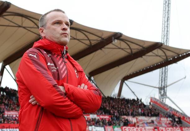 GER, 3.Liga, FC Rot Weiss Erfurt vs Hallescher FC 05.03.16, Erfurt, Steigerwaldstadion, GER, 3.Liga, Saison 2015 2016, 29.Spieltag, FC Rot Weiss Erfurt vs Hallescher FC im Bild Trainer Stefan Böger (Halle)