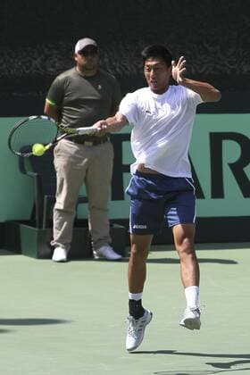 Tennis, Davis Cup, Venezuela - Paraguay Paraguayan player Yim Kin in action against Venezuelan Ricardo Rodriguez during the first round of group 2 of American Zone of Davis Cup in Caracas, Venezuela, 06 March 2016. Yim Kin vs Ricardo Rodriguez !ACHTUNG: NUR REDAKTIONELLE NUTZUNG!  CAR01 20160306-635928973426538007