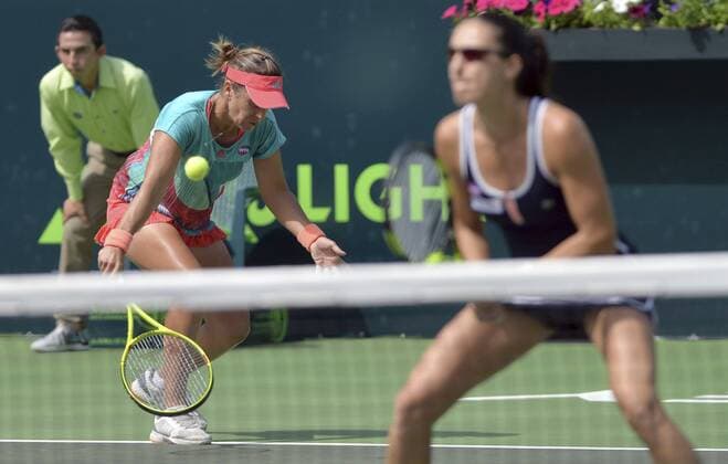 Spanish tennis players Anabel Medina (L) and Arantxa Parra (R) in action against Croatian Petra Marttic and US Maria Sanchez during the doubles final at Monterrey Open in Monterrey, Mexico, 6 March 2016. MONTERREY OPEN !ACHTUNG: NUR REDAKTIONELLE NUTZUNG!  20160306-635929048549752380
