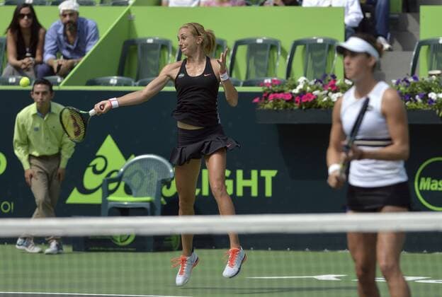 Croatian Petra Marttic (L) and US Maria Sanchez (R) in action against Spanish tennis players Anabel Medina in action against during the doubles final at Monterrey Open in Monterrey, Mexico, 6 March 2016. MONTERREY OPEN !ACHTUNG: NUR REDAKTIONELLE NUTZUNG!  20160306-635929052929452380