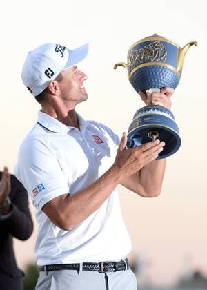 March 06, 2016: Adam Scott from Australia raises the trophy during the trophy presentation at the completion of the final round of the World Golf Championships-Cadillac Championships - Final Round at Trump National Doral in Doral, FL (Photo by JCS Icon Sportswire) GOLF: MAR 06 PGA Golf Herren - World Golf Championships-Cadillac Championship - Final Round Icon1603064580 EDITORIAL USE ONLY