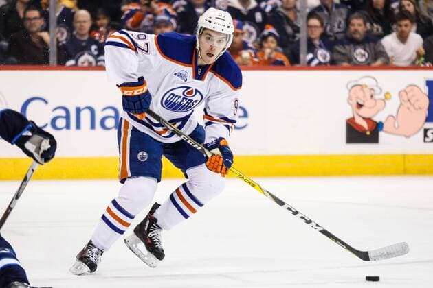 March 6, 2016: Oilers Connor McDavid (97) skates with the puck during the Winnipeg Jets vs Edmonton Oilers game at the MTS Centre in Winnipeg MB. (Photograph by Terry Lee Icon Sportswire) NHL Eishockey Herren USA MAR 06 Oilers at Jets Icon25354406 EDITORIAL USE ONLY