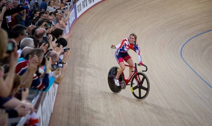 LONDON, March 6, 2016 -- Laura Trott of Britain celebrates after winning the Gold medal in the Women s Omnium at the 2016 Track cycling Rad Radsport Bahnrad Bahn World Championships in London, Britain on March 6, 2016. ) (SP)BRITAIN-LONDON-TRACK CYCLING-WORLD CHAMPIONSHIPS-DAY 5 RichardxWashbrooke 