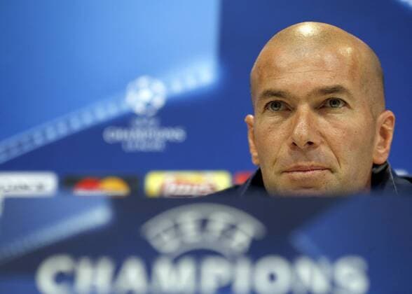 Real Madrid s head coach, French Zinedine Zidane, addresses a press conference PK Pressekonferenz after a team s training session at Valdebebas complex, outside Madrid, Spain, 07 March 2016, on the eve of the Champions League round of 16 second leg match against AS Roma at Madrid s Santiago Bernabeu stadium. REAL MADRID TRAINING SESSION !ACHTUNG: NUR REDAKTIONELLE NUTZUNG!  20160307-635929601059211782