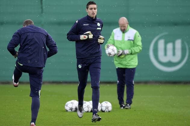Wolfsburg s goalkeeper Koen Casteels pictured during a training of German first league soccer team VfL Wolfsburg, Monday 07 March 2016 in Wolfsburg, Germany. Wolfsburg is preparing for the return leg of the 1 8 finals of the UEFA Champions League competition against Belgian club KAA Gent Tomorrow. Wolfsburg won the first leg 2-3. YORICKxJANSENS  x04806653x