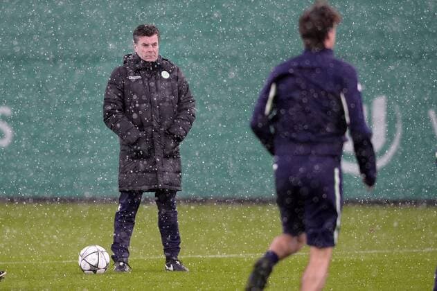 Wolfsburg s head coach Dieter Hecking pictured during a training of German first league soccer team VfL Wolfsburg, Monday 07 March 2016 in Wolfsburg, Germany. Wolfsburg is preparing for the return leg of the 1 8 finals of the UEFA Champions League competition against Belgian club KAA Gent Tomorrow. Wolfsburg won the first leg 2-3. YORICKxJANSENS  x04806650x