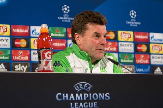 Fußball, UEFA Champions League, Pressekonferenz und Training VfL Wolfsburg; Dieter Hecking (Cheftrainer Wolfsburg) Portrait, Porträt, Einzelbild Pressekonferenz, PK, Presserunde. xtgx