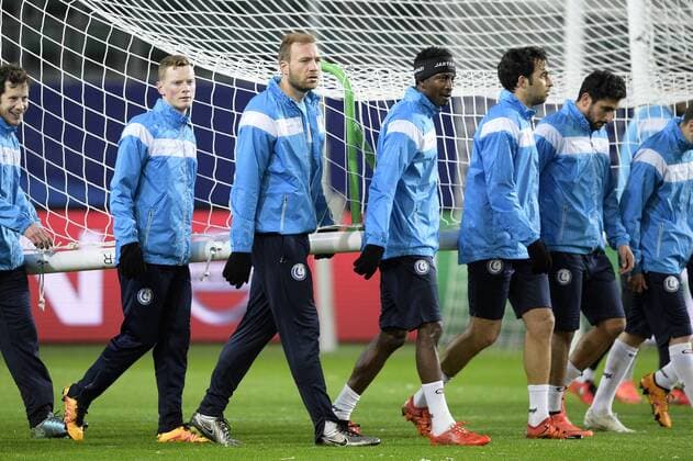 Gent s Laurent Depoitre (C) and his teammates pictured during a training of Belgian first league soccer team KAA Gent, Monday 07 March 2016 in Wolfsburg, Germany. Gent is preparing for the return leg of the 1 8 finals of the UEFA Champions League competition against German club VfL Wolfsburg Tomorrow. Wolfsburg won the first leg 2-3. YORICKxJANSENS  x04806724x
