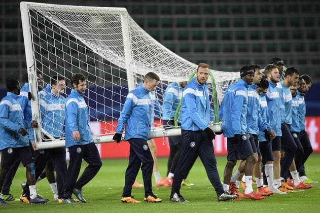 Gent s Laurent Depoitre (C) and his teammates pictured during a training of Belgian first league soccer team KAA Gent, Monday 07 March 2016 in Wolfsburg, Germany. Gent is preparing for the return leg of the 1 8 finals of the UEFA Champions League competition against German club VfL Wolfsburg Tomorrow. Wolfsburg won the first leg 2-3. YORICKxJANSENS  x04806725x