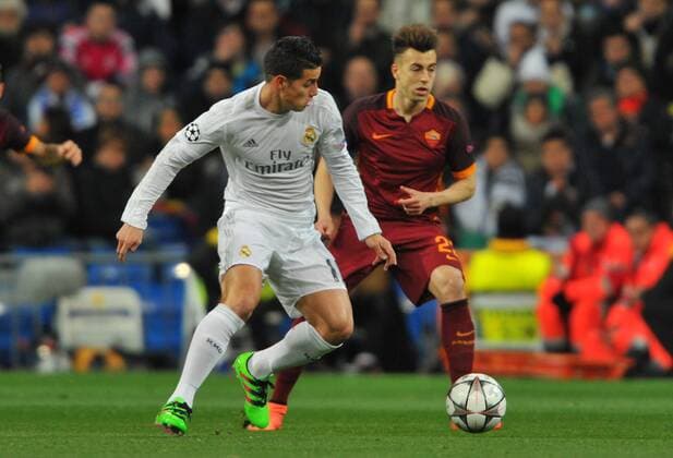 Fußball, Champions League, Real Madrid - AS Rom James Rodriguez (Real Madrid) and Stephan El Shaarawy (AS Roma) during the UEFA Champions League Group A match between Real Madrid and AS Roma played at Estadio Santiago Bernabeu, Madrid - FOTO : J.M.Colomo  xJ.M.Colomox xx