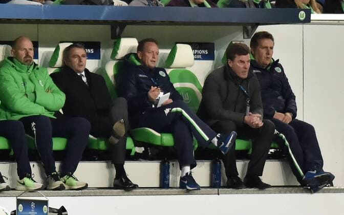 08.03.2016, Fussball, Saison 2015 2016, Champions League, Achtelfinale, VfL Wolfsburg - KAA Gent, Trainer Dieter Hecking (VfL Wolfsburg), 2. v.re., und Manager Klaus Allofs (VfL Wolfsburg), 2. v.li.