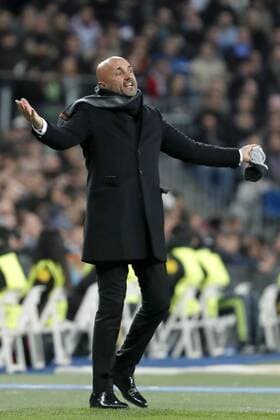 Fußball, Champions League, Real Madrid - AS Rom Roma s coach Luciano Spalletti reacts during the Champions League round 16 match held at Santiago Bernabeu stadium in Madrid, Spain, 8 March 2016. REAL MADRID VS ROMA !ACHTUNG: NUR REDAKTIONELLE NUTZUNG!  GRA423 20160308-635930705342656140