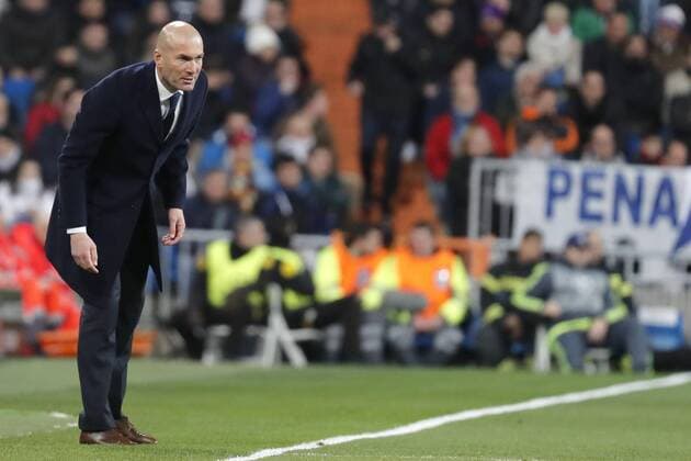 Real Madrid coach Zinedine Zidane reacts during the Champions League round 16 match held at Santiago Bernabeu stadium in Madrid, Spain, 8 March 2016. REAL MADRID VS ROMA !ACHTUNG: NUR REDAKTIONELLE NUTZUNG!  GRA423 20160308-635930708650948140