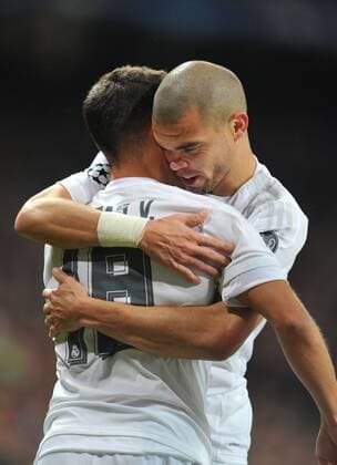 Pepe (Real Madrid) and Lucas Vázquez (Real Madrid) celebrate Ronaldo s goal during the UEFA Champions League Group A match between Real Madrid and AS Roma played at Estadio Santiago Bernabeu, Madrid - FOTO : J.M.Colomo  xJ.M.Colomox xx