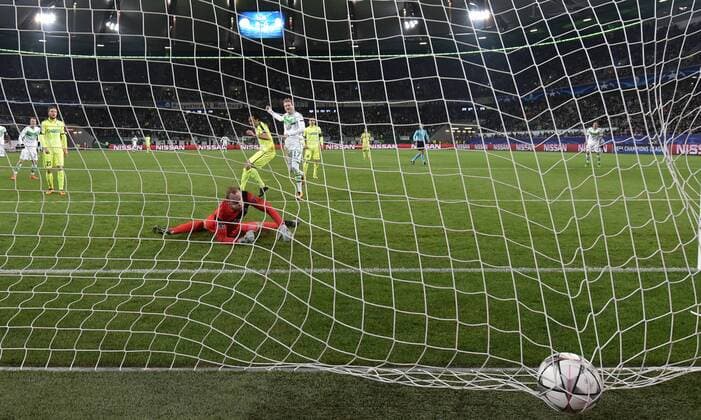 08.03.2016, Fussball, Saison 2015 2016, Champions League, Achtelfinale, VfL Wolfsburg - KAA Gent, Andre Schürrle, Andre Schuerrle (VfL Wolfsburg), mi., erzielt das tor zum 1:0