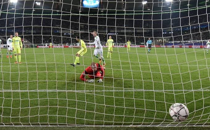 Bilder des Tages - Sport 08.03.2016, Fussball, Saison 2015 2016, Champions League, Achtelfinale, VfL Wolfsburg - KAA Gent, Andre Schürrle, Andre Schuerrle (VfL Wolfsburg), mi., erzielt das tor zum 1:0