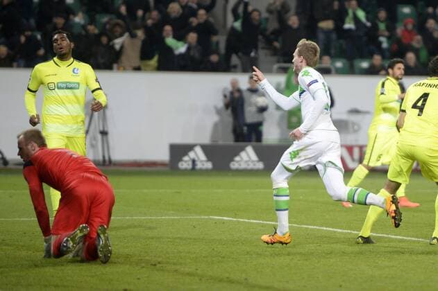Bilder des Tages - Sport Wolfsburg s Andre Schurrle celebrates after scoring during a soccer game between German team VfL Wolfsburg and Belgian club KAA Gent, the return game of the 1 8 final s of the UEFA Champions League competition, Tuesday 08 March 2016 in Wolfsburg, Germany. Wolfsburg won the first leg 2-3. YORICKxJANSENS  x04807340x