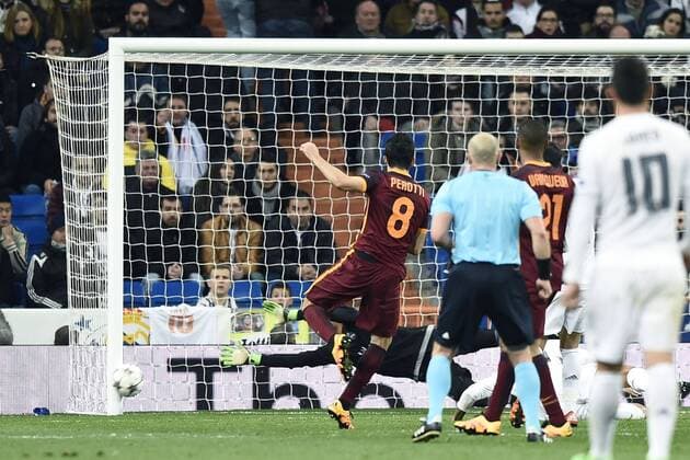 Fußball, Champions League 2015 2016, Real Madrid - AS Rom palo Diego Perotti 