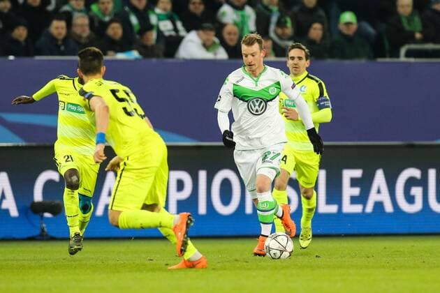 Maximilian Arnold (VfL Wolfsburg) - Champions League Achtelfinale Saison 2015-2016 VfL Wolfsburg vs. KAA Gent in der Volkswagen Arena in Wolfsburg - Aktion,Deutschland, Fussball, Mann,Männer,08.03.2016