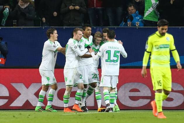 Torjubel - Torschütz Andre Schürrle (VfL Wolfsburg) trifft zum 1-1 - Champions League Achtelfinale Saison 2015-2016 VfL Wolfsburg vs. KAA Gent in der Volkswagen Arena in Wolfsburg - Aktion,Deutschland, Fussball, Mann,Männer,08.03.2016