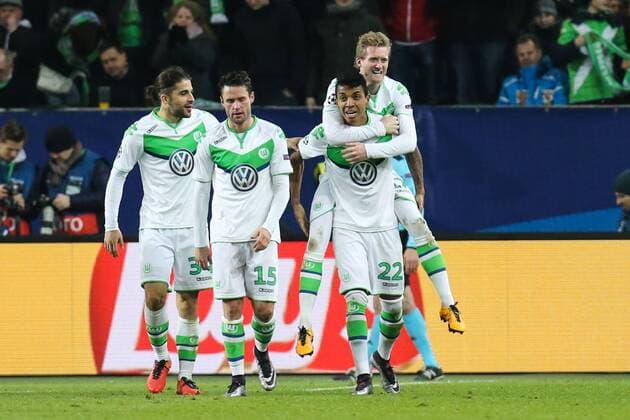 Torjubel - Torschütz Andre Schürrle (VfL Wolfsburg) trifft zum 1-1 - Champions League Achtelfinale Saison 2015-2016 VfL Wolfsburg vs. KAA Gent in der Volkswagen Arena in Wolfsburg - Aktion,Deutschland, Fussball, Mann,Männer,08.03.2016