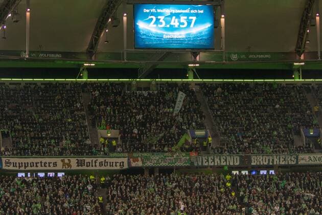Fußball, UEFA Champions League, VfL Wolfsburg - KAA Gent; Anzeigetafel Zuschauerzahl Zuschauer 23457. xtgx