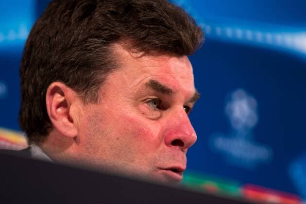 Fußball, UEFA Champions League, VfL Wolfsburg - KAA Gent; Dieter Hecking (Cheftrainer Wolfsburg) Portrait, Porträt, Einzelbild Pressekonferenz, PK, Presserunde. xtgx